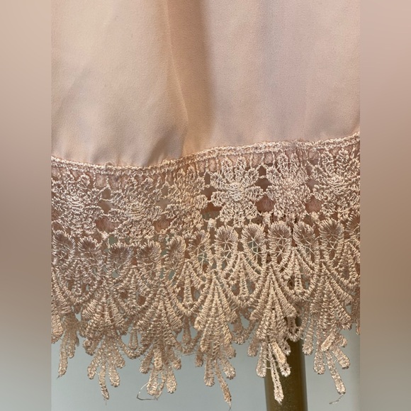 Kimchi Blue top in pink, size small - Picture 4 of 5